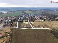 Prodej nově zasíťovaného stavebního pozemku plochy 1023m2 v malebné obci Čakovičky v blízkosti Prahy - 9