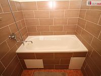 Pěkný udržovaný byt 2+1 v prvním patře cihlového domu v Habartově - 17