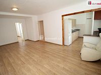 Pěkný udržovaný byt 2+1 v prvním patře cihlového domu v Habartově - 8