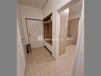 Pronájem 2kk 49,3m2 terasa 11,4m2 P9 Hostavice garážové stání částečně zařízeno - 15