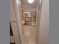 Pronájem 2kk 49,3m2 terasa 11,4m2 P9 Hostavice garážové stání částečně zařízeno - 18