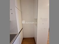 Pronájem 2kk 49,3m2 terasa 11,4m2 P9 Hostavice garážové stání částečně zařízeno - 22