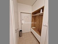 Pronájem 2kk 49,3m2 terasa 11,4m2 P9 Hostavice garážové stání částečně zařízeno - 23