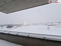 Pronájem 2kk 49,3m2 terasa 11,4m2 P9 Hostavice garážové stání částečně zařízeno - 9