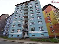 Krásný udržovaný byt 1+1 s lodžií v mezipatře v pátém patře panelové budovy v Aši - 15