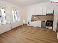 Krásný byt 2+kk po kompletní rekonstrukci v prvním patře cihlového domu ve Františkových Lázních