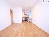 Světlý byt po rekonstrukci, 41 m2 + sklep, 1 patro, OV, Praha 4 - Michle (=M=) - 4