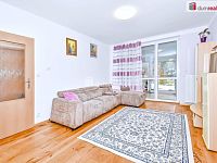 Prodej krajního ŘRD 5+KK 125 m2, pozemek 370 m2, U Háječku, Nučice, Praha západ - obývák vstup do přístavby