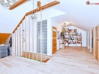 Prodej krajního ŘRD 5+KK 125 m2, pozemek 370 m2, U Háječku, Nučice, Praha západ - podkroví celek