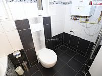 Krásný byt 2+1 po kompletní rekonstrukci ve druhém patře cihlového domu v Chebu - 16