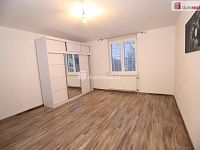 Krásný byt 2+1 po kompletní rekonstrukci ve druhém patře cihlového domu v Chebu - 5