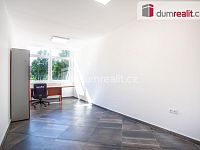 K pronájmu, zrekonstruované kanceláře v administrativní budově bývalé Jitony ve městě Vimperk, ul. 1 máje - 10