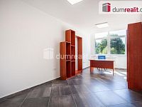 K pronájmu, zrekonstruované kanceláře v administrativní budově bývalé Jitony ve městě Vimperk, ul. 1 máje - 12