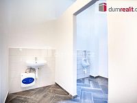 K pronájmu, zrekonstruované kanceláře v administrativní budově bývalé Jitony ve městě Vimperk, ul. 1 máje - 15