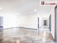 K pronájmu, zrekonstruované kanceláře v administrativní budově bývalé Jitony ve městě Vimperk, ul. 1 máje - 9