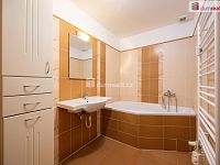 K prodeji, byt 3+kk s lodžií a garáží, ul. Riegrova 2706/43a, České Budějovice  - 3