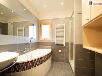 K prodeji, byt 3+1 s lodžií a sklepem v družstevním vlastnictví, ul. Sídliště SNP 371, Lhenice (okr. Prachatice) - 16