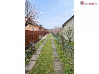 Pronájem domu se zahradou, 3+1, 75 m2, půda 75 m2, pozemek 475 m2, Praha 10 - Hostivař - 12