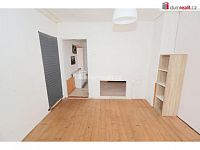 Pronájem domu se zahradou, 3+1, 75 m2, půda 75 m2, pozemek 475 m2, Praha 10 - Hostivař - 16