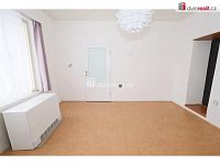 Pronájem domu se zahradou, 3+1, 75 m2, půda 75 m2, pozemek 475 m2, Praha 10 - Hostivař - 18