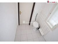 Pronájem domu se zahradou, 3+1, 75 m2, půda 75 m2, pozemek 475 m2, Praha 10 - Hostivař - 27