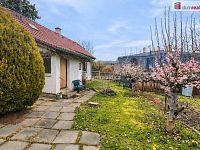 Pronájem domu se zahradou, 3+1, 75 m2, půda 75 m2, pozemek 475 m2, Praha 10 - Hostivař - 4