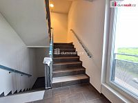 pronájem 1kk 32m2 balkon 5m2 P4 Háje Výstavní garážové stání sklep - 12