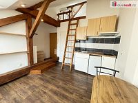 Pronájem 1+kk 32m2 P4 Michle Magistrů cihla zařízený - 2