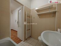 Pronájem bytu 2+1 v Chebu, Hálkova - 10