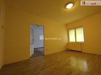 Pronájem bytu 2+1 v Chebu, Hálkova - 15