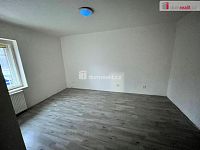 Pronájem bytu 2+1 v Chebu, Hálkova - 8