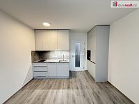 Pronájem bytu 1+kk 33 m2 P11 Háje novostavba balkon
