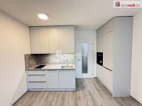 Pronájem bytu 1+kk 33 m2 P11 Háje novostavba balkon - 2