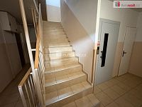 pronájem již zrekonstruovaného světlého bytu 2+kk, Pb - Nádražní - 12