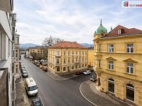 Prodej bytu 3+1 s výhledem a balkonem - ideální pro rodinu i investici