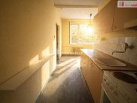 Prodej bytu 3+1 s výhledem a balkonem - ideální pro rodinu i investici - 2