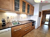 pronájem bytu 2+1 47m2 P6 Břevnov Anastázova částečně zařízen balkon - 8