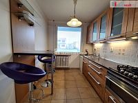 pronájem bytu 2+1 47m2 P6 Břevnov Anastázova částečně zařízen balkon - 9