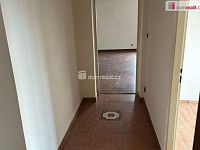 Prostorný byt 4+1 v prvním patře cihlového domu se zahradou a parkováním ve Františkových Lázních - 12