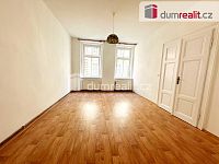 Pronájem velmi pěkného, prostorného bytu kousek od centra Teplic - 4