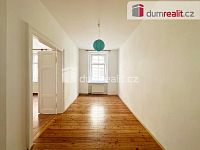 Pronájem velmi pěkného, prostorného bytu kousek od centra Teplic - 5