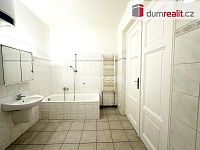 Pronájem velmi pěkného, prostorného bytu kousek od centra Teplic - 6