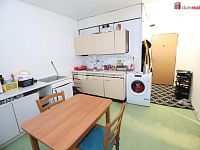 Pronájem pěkného bytu 1+1 ve druhé patře panelového domu v Sokolově - 2