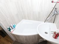 Krásný byt 1+1 v prvním patře panelového domu v Mariánských Lázních na sídlišti Vora - 12