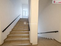 Prostorný byt 3+kk, 90 m² s parkováním, posilovnou a posezením – 1 km od jezera Milada - 8