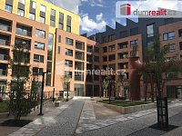 Pronájem bytu 1+kk 32 m2 lodžie sklep P5 Smíchov Lihovar  - 11