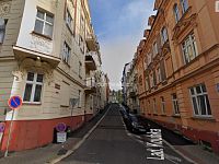 Pěkný byt 2+1 ve třetím patře cihlového domu v Karlových Varech Rybářích - 13