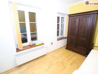 Krásný byt 3+1 po kompletní rekonstrukci s geniem loci v historickém centru Chebu - 2