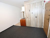 Pěkný udržovaný byt 2+1 ve třetím patře panelového domu v Hroznětíně - 10