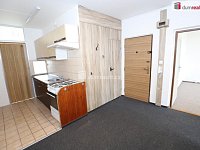 Pěkný udržovaný byt 2+1 ve třetím patře panelového domu v Hroznětíně - 12